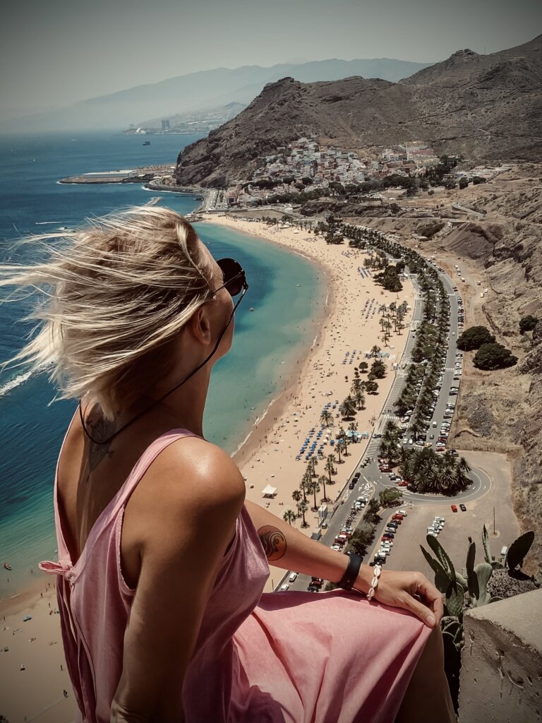 Playa de las Teresitas -biala plaza na teneryfie